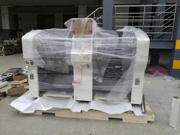 SMT設(shè)備卸車、拆箱作業(yè)