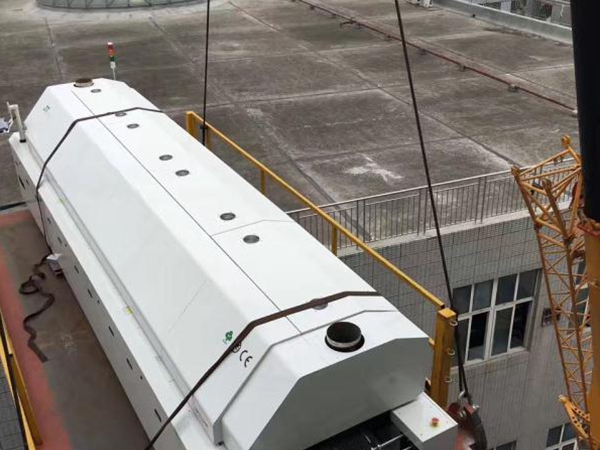 SMT設(shè)備卸車、拆箱作業(yè)